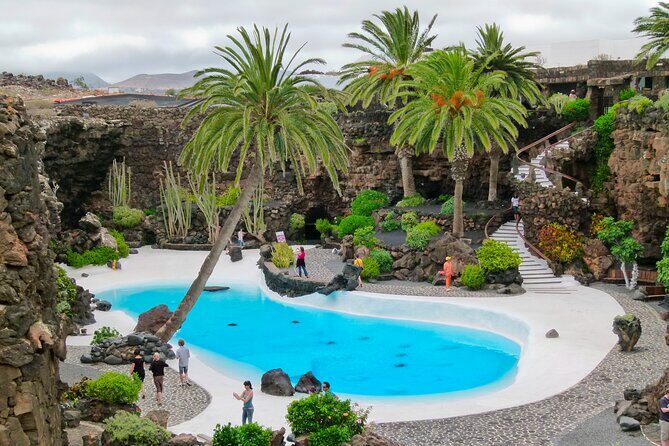 Private Luxury Full Day Timanfaya Tour, Jameos del Agua and Cueva de los Verdes - Frequently Asked Questions