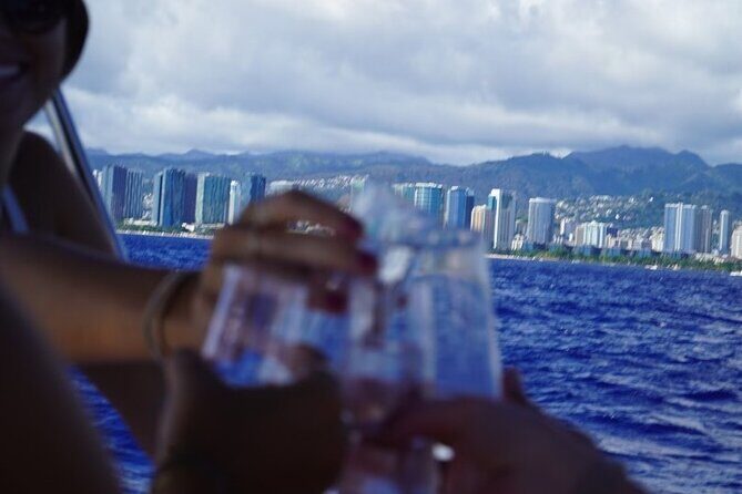 Private Luxury Sailboat Charters of Honolulu - Key Points