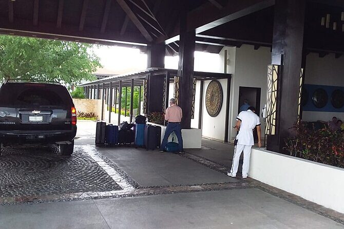 Private luxury transportation from CUN Airport to Playa del Carmen - What To Expect from This Luxurious Transfer