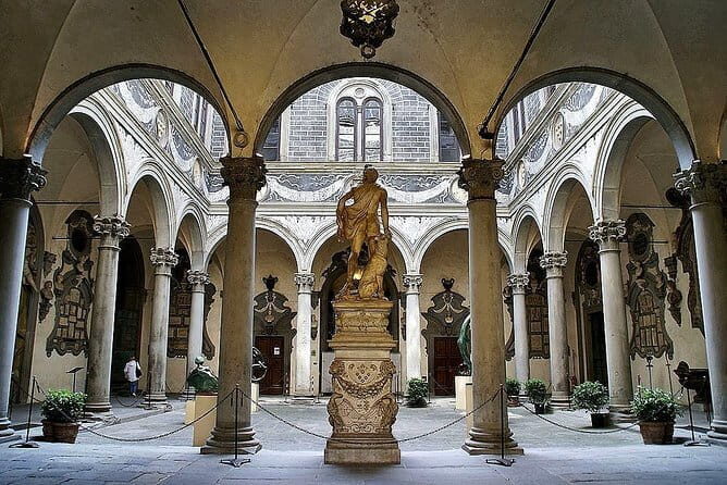 Private Medici Walking Tour  Discover Florences Royal Past - How the Experience Feels