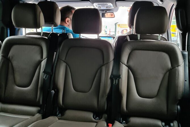 Private Minivan Transfer from Rotterdam - FAQ