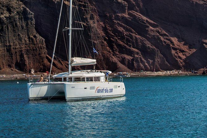 Private Morning Tour Lagoon 400-380 Sailing in Santorini ,lunch, drink, transfer - FAQ