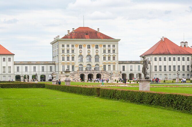 Private Munich Old Town and Nymphenburg Castle with Meal - FAQ