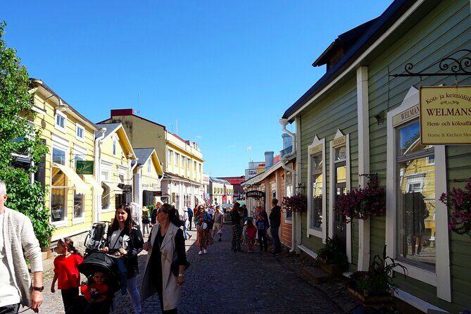 Private National Park and Porvoo Old Town tour from Helsinki - FAQ about the Tour