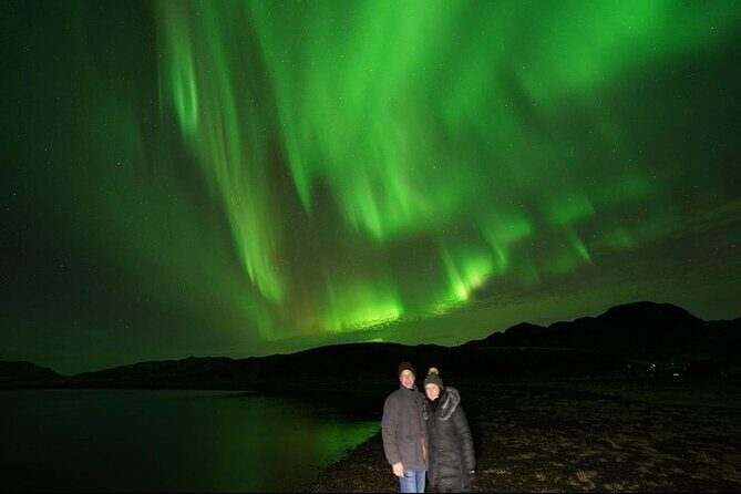Private Northern Lights Tour with Hot Chocolate in Iceland - Key Points