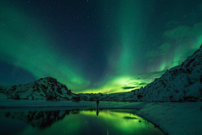 Private Northern Lights Tour with Icelandic Treats and Liquor - Why Travelers Love It