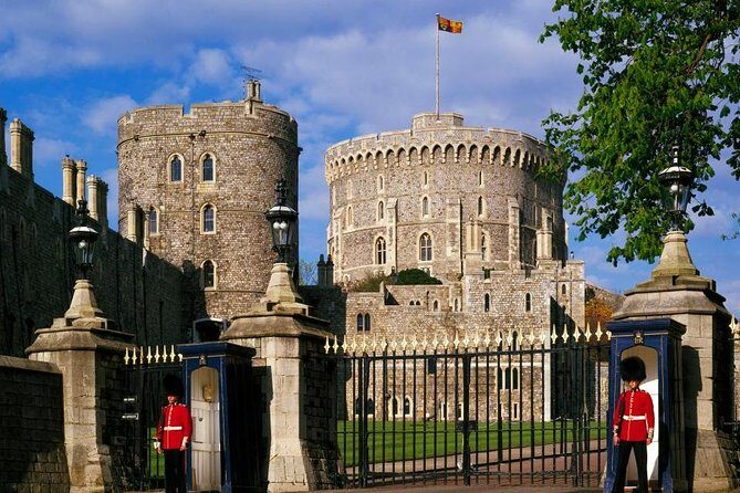 Private One Way or Round Trip Transfer : London to Windsor Castle or LEGOLAND - What to expect during the trip
