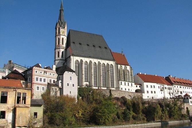 Private One-Way Sightseeing Transfer from Prague to Vienna via Cesky Krumlov - Exploring the Private One-Way Transfer from Prague to Vienna via Cesky Krumlov