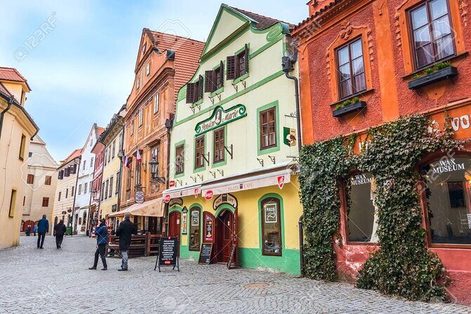Private One-Way Sightseeing Trip From Vilshofen to Prague Via Cesky Krumlov - The Sum Up