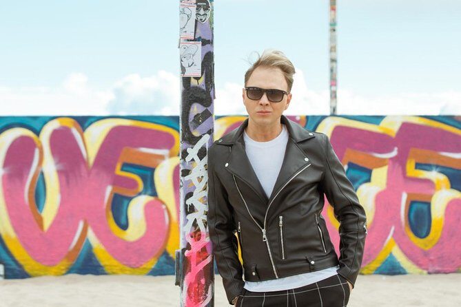 Private Photo Session with a Local Photographer in Beverly Hills - Who Would Love This?