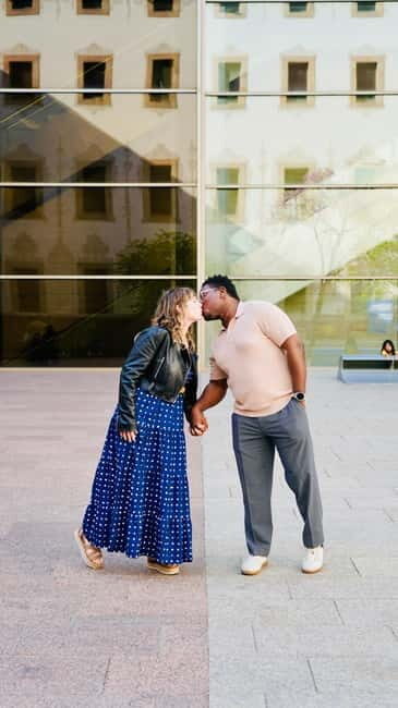 Private Photo Tour in the Old Heart of Barcelona - Key Points