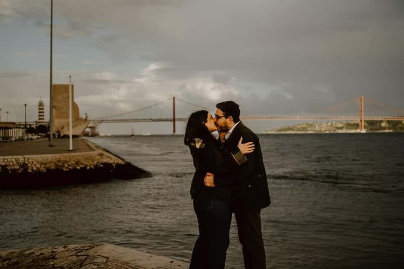 Private Photoshoot in Lisbon With A Local - FAQs