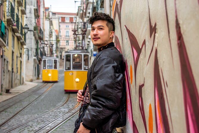Private Photoshoot in the heart of Lisbon - Explore Lisbon through a personalized lens
