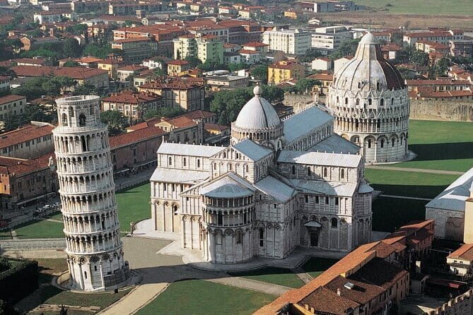 Private Pisa and Lucca Half Day Tour from Florence - Key Points