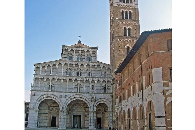 Private Pisa and Lucca Tour from Florence with Transportation - FAQs
