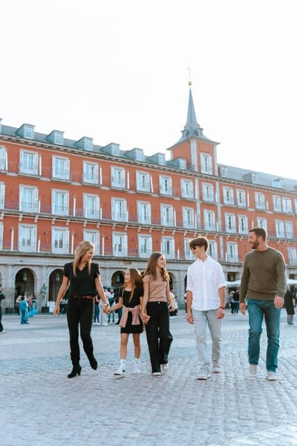 Private Professional Vacation Photoshoot in Madrid - What Is This Madrid Photoshoot All About?