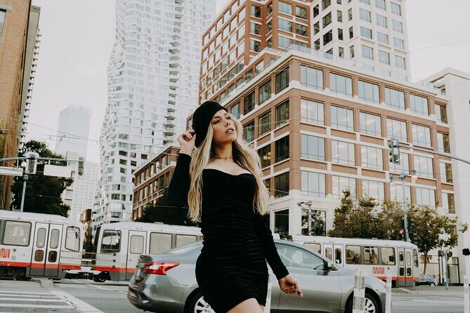 Private Professional Vacation Photoshoot in Toronto - Who Will Love This Tour?