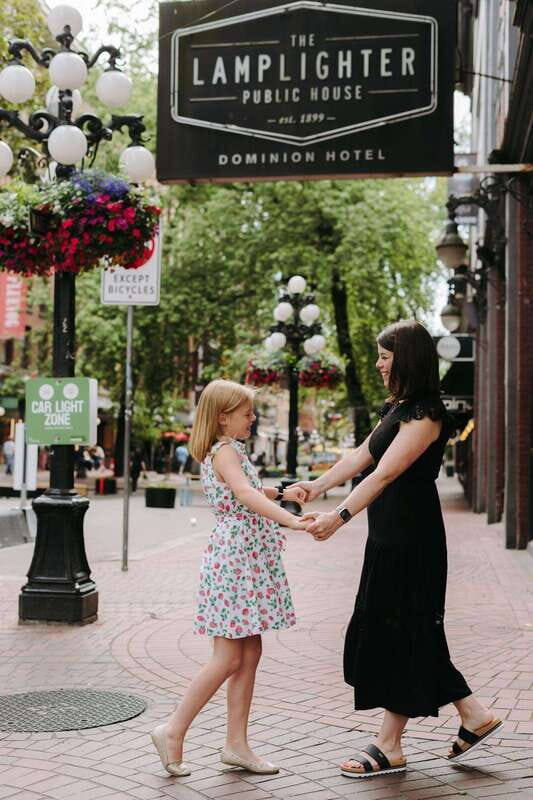 Private Professional Vacation Photoshoot in Vancouver - FAQs