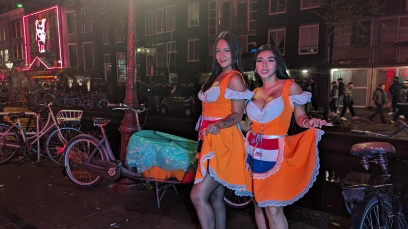 Private Red Light Tour City Center with Beer Maid Guide - Who Is This Tour Best For?