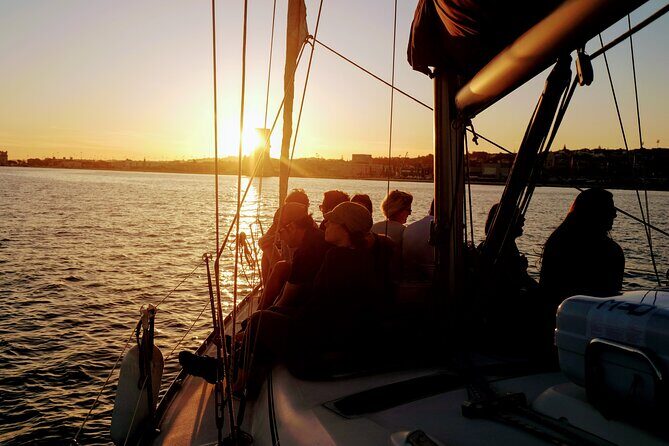 Private Relaxing Sunset Tour along the Tagus River - What the Tour Offers