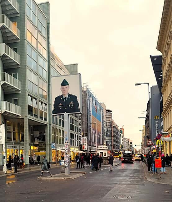 Private Rickshaw Berlin Secrets Taylor-Made up-to 6 Pers. - Why a Rickshaw Tour Works Well in Berlin