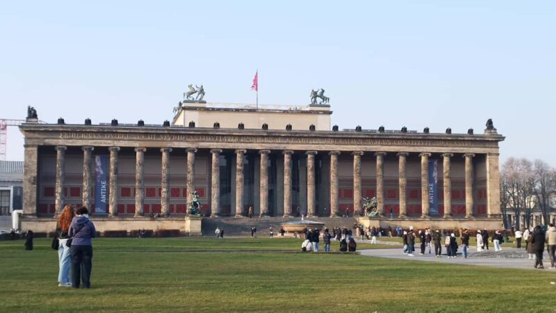 Private Rickshaw Berlin Secrets Taylor-Made up-to 6 Pers. - Value for Money