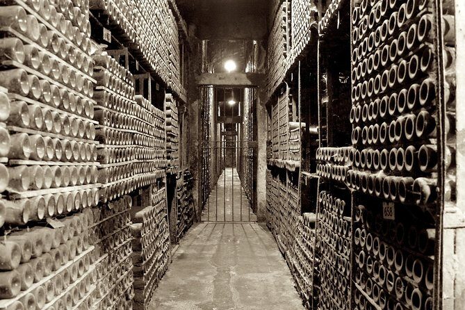 Private Rioja wine tasting tour with local lunch - In Closing