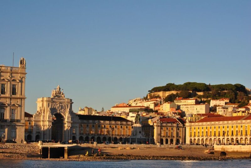 Private Romantic cruise with sparkling wine- 2-Hour- Lisbon - Pricing and Value