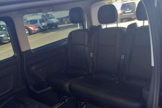 Private round trip transfer from/to Paris airports - Frequently Asked Questions