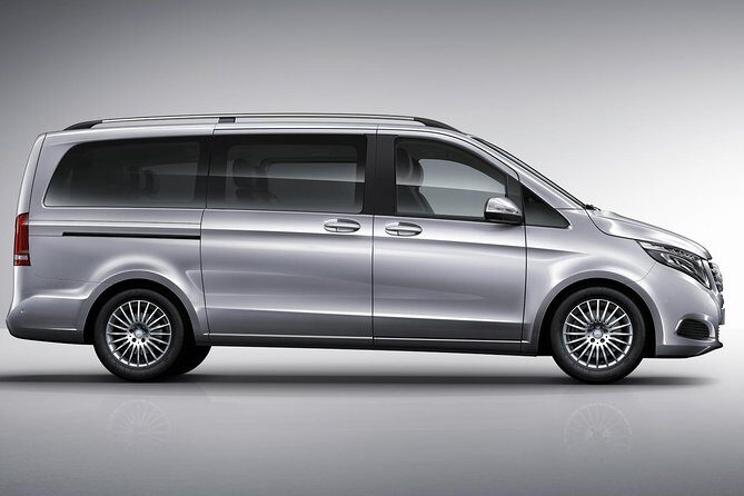 Private Round Trip Transfers From Barcelona Airport To City Center - The Vehicles and Comfort Level