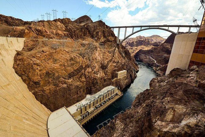 Private roundtrip from Las Vegas to Hoover Dam by SUV - 3.5 hrs - The Real Traveler Perspective