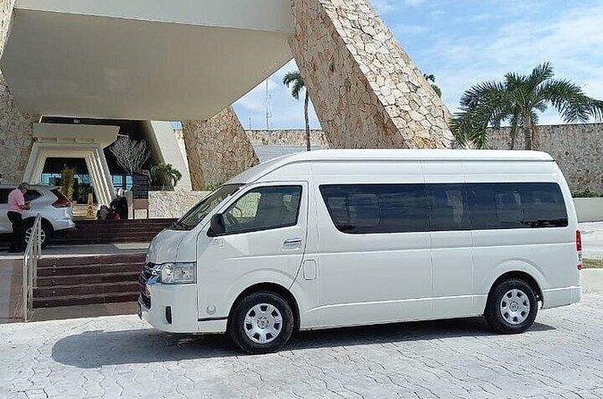 Private Roundtrip Transportation Cancun Airport up 10 People - Who Should Book This Service?