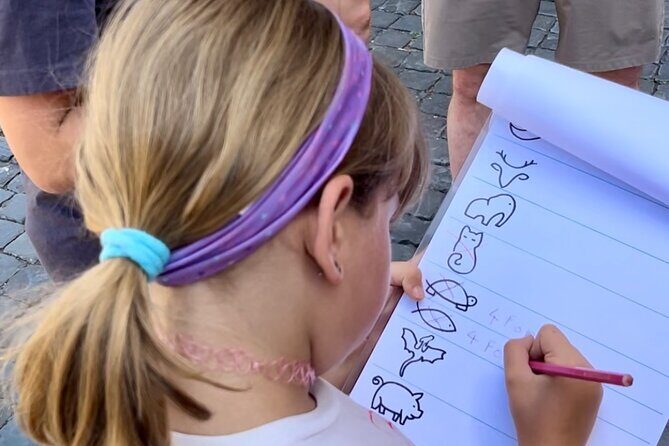 Private Scavenger Hunt Art Lab for FamiliesWith Romes Landmarks - An Unusual Way to Explore Rome
