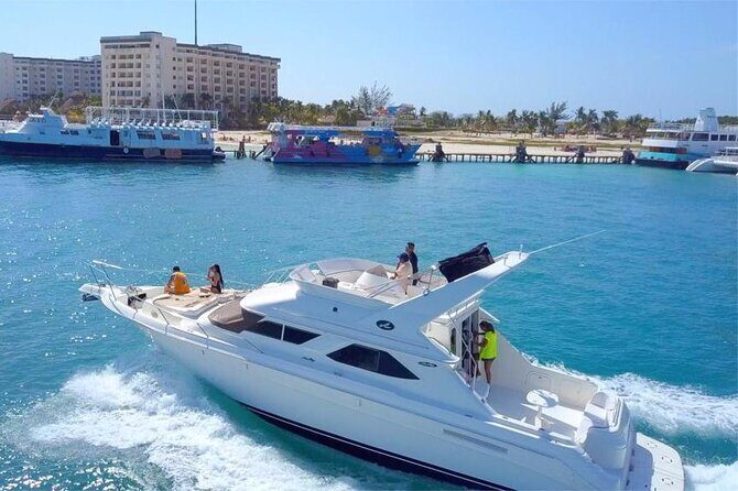 Private SeaRay 47ft Yacht Rental Cancun 23P6 - The Logistics: Booking, Meeting, and Practical Tips