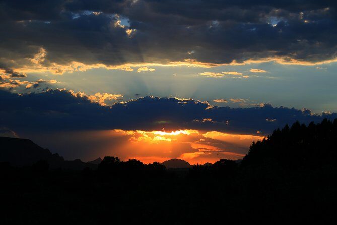 PRIVATE Sedona Jeep Tour Mild 4X4 - Red Rock Panoramic - The Value for Money