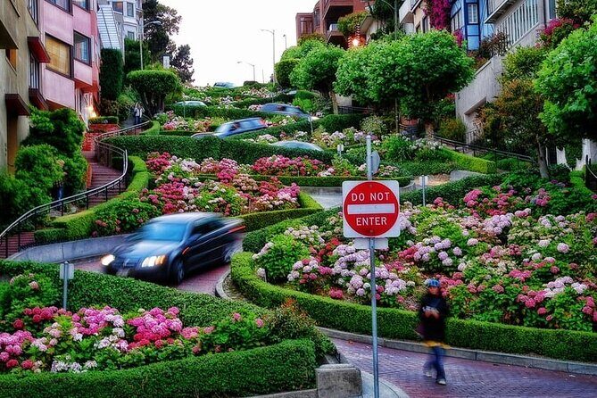 Private SF Highlights & Stanford Shopping Tour - Apple Park Visitor Center: Tech Meets Design