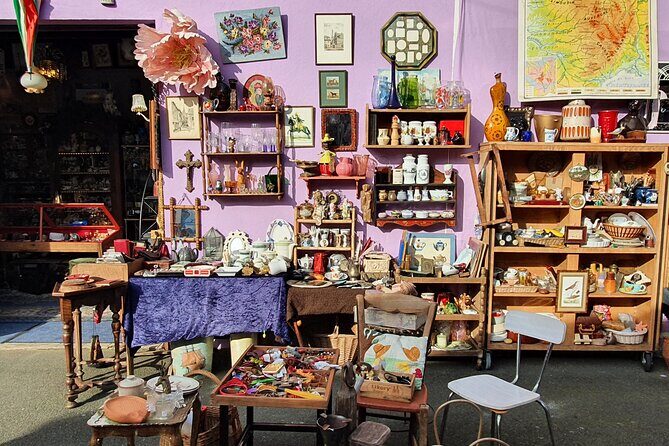 Private shopping tour at the Paris Antique Flea Market - Exploring the Largest Flea Market in the World