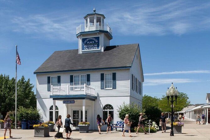 Private Shopping Tour from Chicago to Lighthouse Place Outlets - Key Points