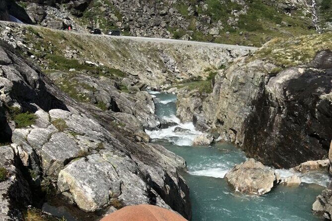 Private shore excursions Troll road in 5-7 groups - Introduction