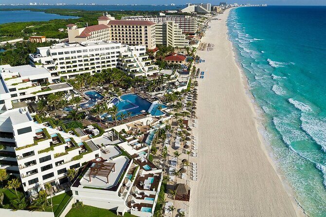 Private Shuttle in Cancun Airport and Now Emerald Cancun - Key Points