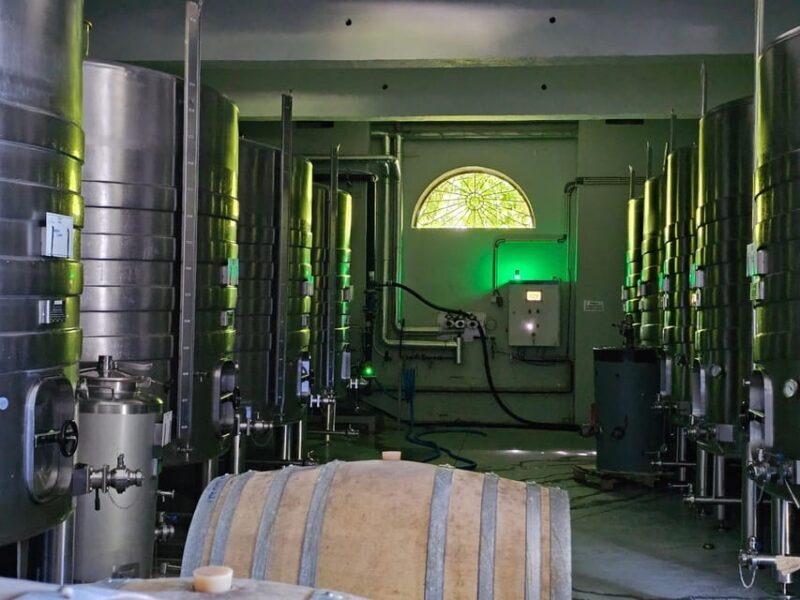 Private Sommelier Tour (Verde e Douro): 3 Wineries and Lunch - FAQs