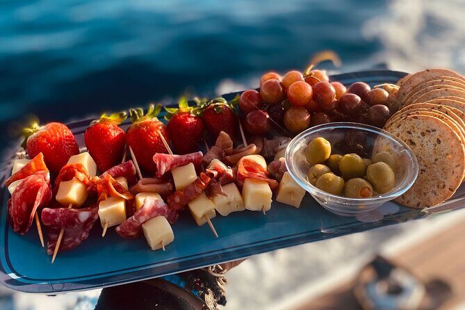 Private Sunset Cruise in San Jose del Cabo Appetizers,open bar - An Overview of the Experience