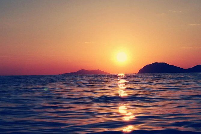 Private Sunset Cruise with Fisher 20 Speedboat - The Realities: What You Should Know