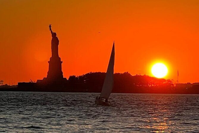 Private Sunset Sail of NYC Skyline and Statue of Liberty - Key Points