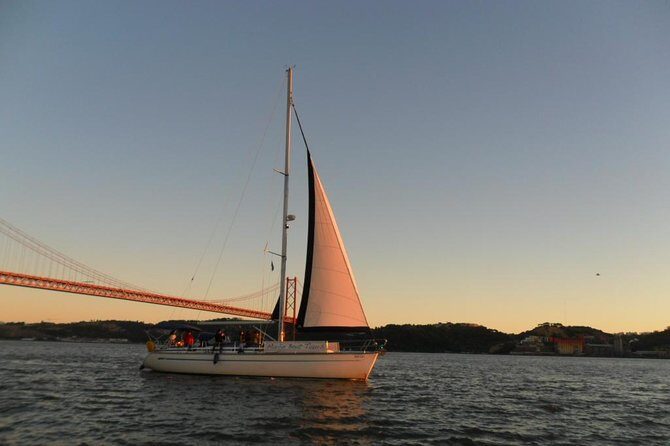 Private Sunset Sailing Tour in Lisbon with welcome drink - What Makes This Tour Special?
