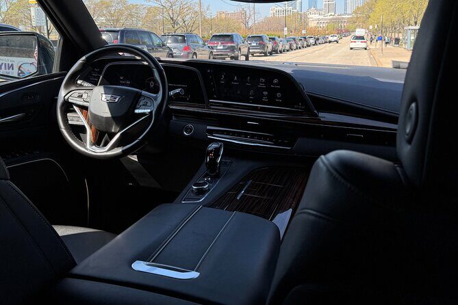 Private SUV Transfer from O'Hare Midway Airport to Chicago - Breaking Down the Cost and Value