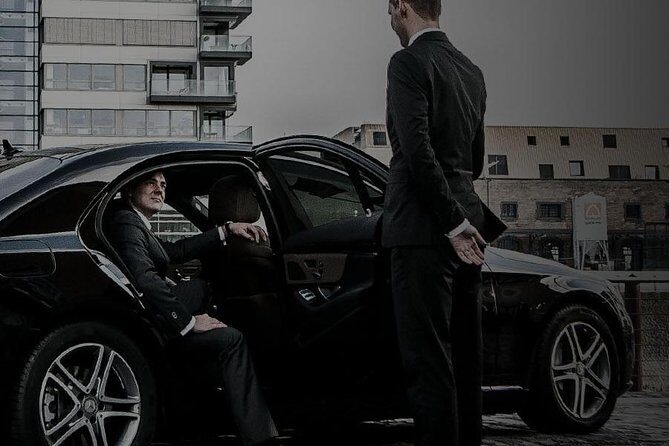 Private Taxi Service between Amsterdam and Schiphol Airport - Why Consider This Private Taxi Service?