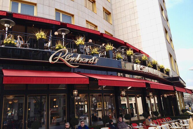 Private Taxi Tour City East & West History and Architecture 3-4h - Who Should Consider This Tour?