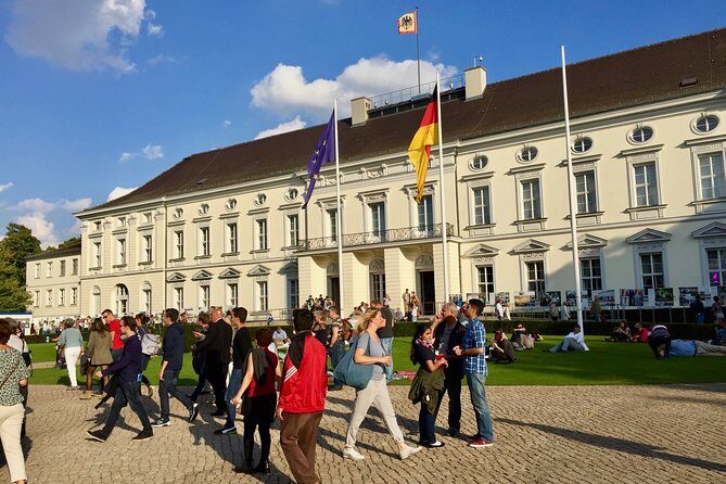 Private Taxi Tour City East & West History and Architecture 3-4h - Final Thoughts