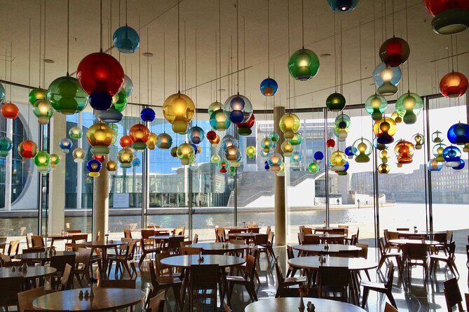 Private Taxi Tour of Berlin East and West and Neighbourhood approx. 4-6h - Who is this tour best suited for?